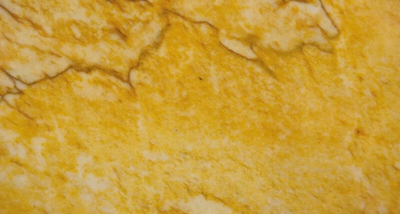 Golden Macaubas Naturstein mit goldener Farbe